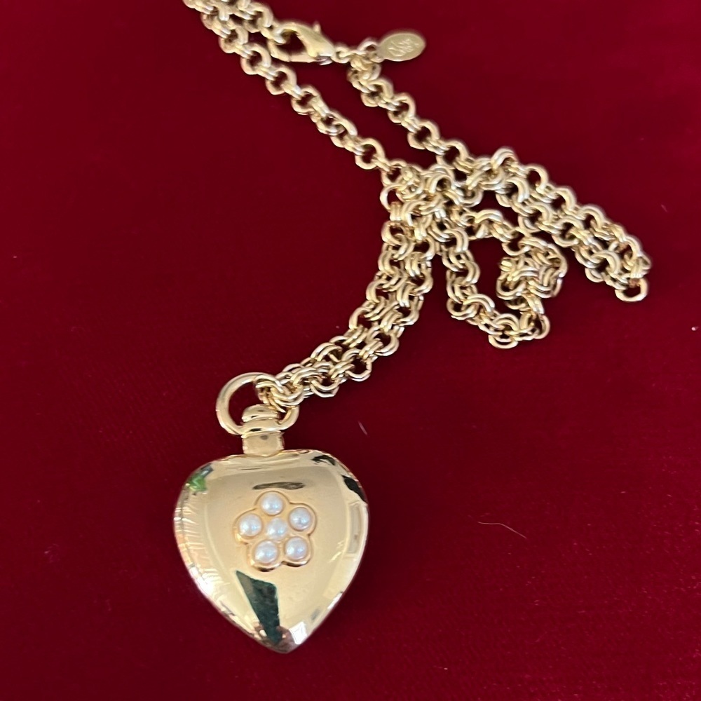 Vintage Joan Rivers Heart Necklace